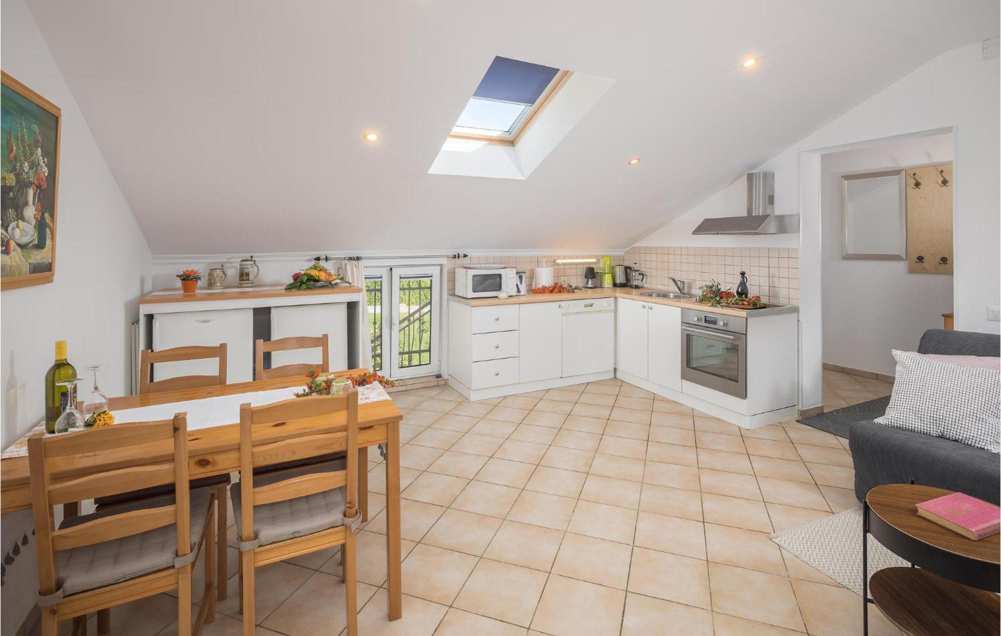 Gorgeous Apartment In Musalez With Kitchen 외부 사진
