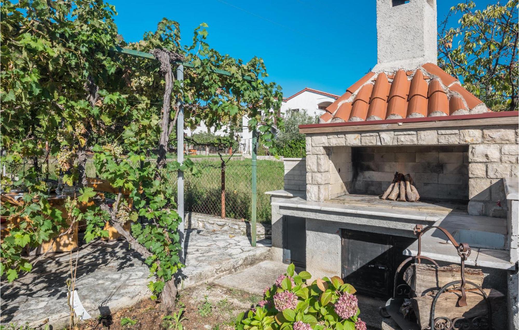Gorgeous Apartment In Musalez With Kitchen 외부 사진