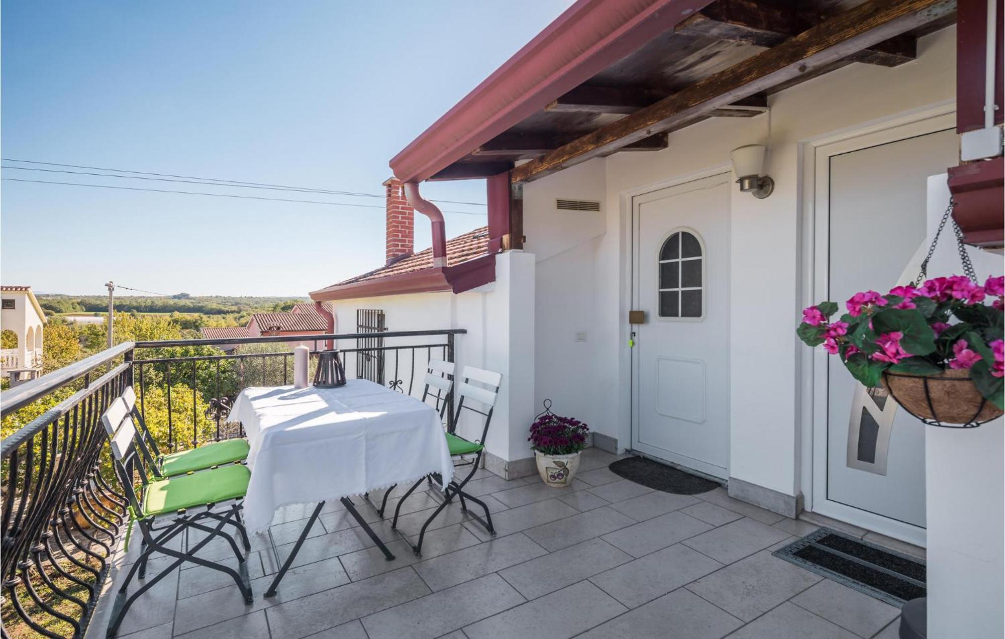 Gorgeous Apartment In Musalez With Kitchen 외부 사진